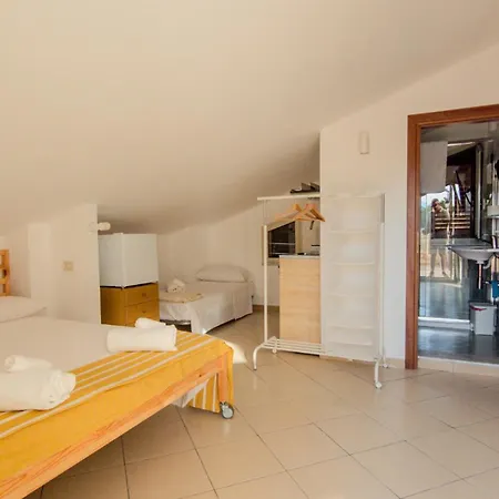 Lumia Campofelice Di Roccella