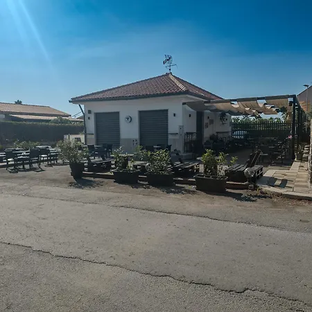 Lumia Campofelice Di Roccella